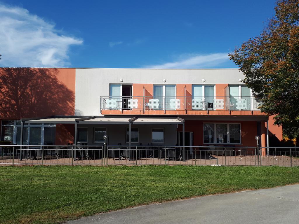 Penzion Letalisce Murska Sobota Exterior foto